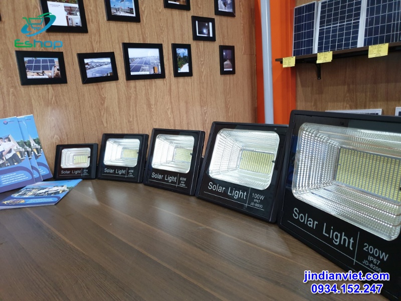Đèn năng lượng mặt trời thương hiệu Jindian có nhiều mức công suất khác nhau